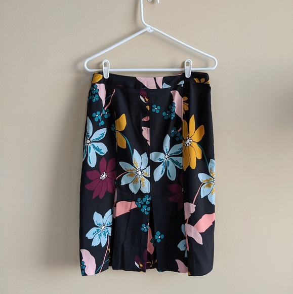 Floral Pencil Skirt - Picture 5 of 6
